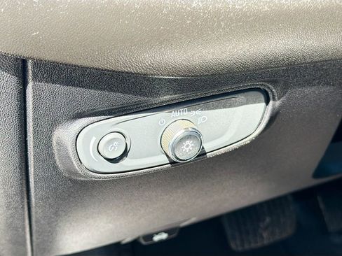 Used 2019 Chevrolet Equinox LS w/ LS Convenience Package image 10