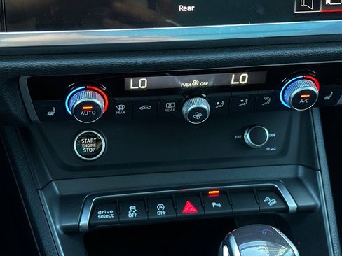 Used 2023 Audi Q3 2.0T Premium w/ Black Optic Sport Package image 20