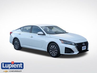 Used 2023 Nissan Altima 2.5 SV