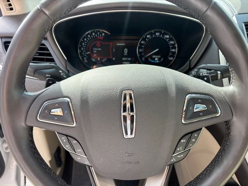 Used 2019 Lincoln MKC Reserve w/ MKC Climate Package AWD/4WD image 16