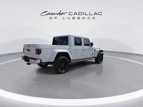 Used 2022 Jeep Gladiator Overland AWD/4WD image 9