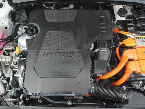 Used 2024 Hyundai Elantra Limited FWD image 9
