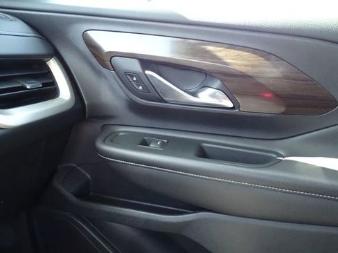 Used 2018 GMC Terrain Denali w/ Advanced Safety Package image 10