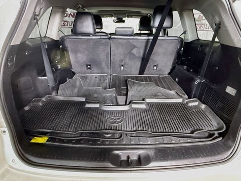 Certified 2019 Toyota Highlander XLE AWD/4WD image 30