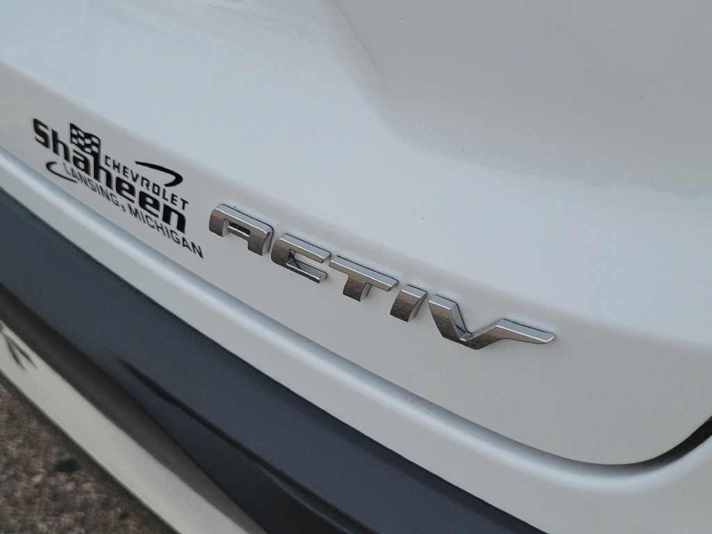 Used 2025 Chevrolet Trax ACTIV w/ Sunroof Package FWD image 38