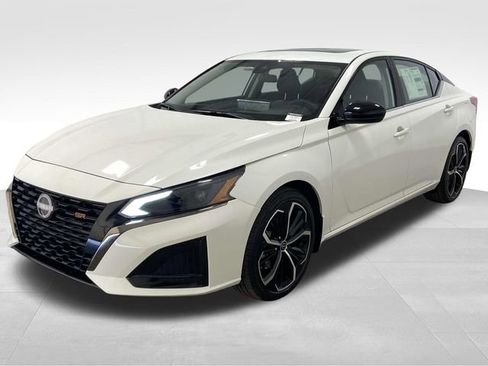 New 2025 Nissan Altima 2.5 SR w/ SR Premium Package image 6
