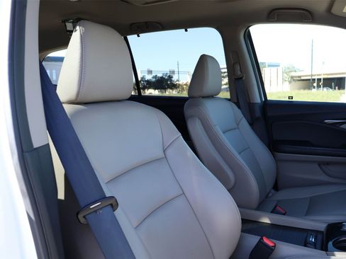 Used 2017 Honda Pilot Touring image 14