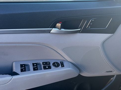 Used 2020 Hyundai Elantra Limited w/ Ultimate Package 03 image 16