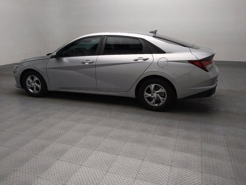 Used 2022 Hyundai Elantra SE w/ Cargo Package image 3