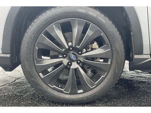 Used 2022 Subaru Ascent Onyx Edition image 10