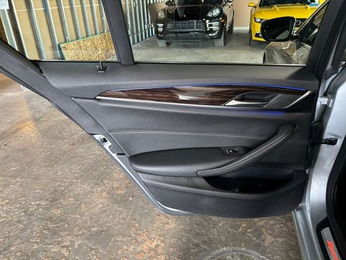 Used 2019 BMW 530i xDrive w/ Convenience Package AWD/4WD image 15