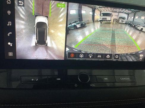 Used 2025 Nissan Rogue Platinum w/ Tech Package AWD/4WD image 9