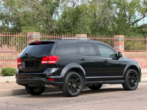 Used 2018 Dodge Journey SXT w/ Blacktop Package image 10