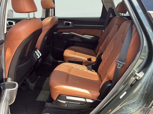 Used 2022 Kia Sorento SX Prestige w/ Rust Color Package AWD/4WD image 26