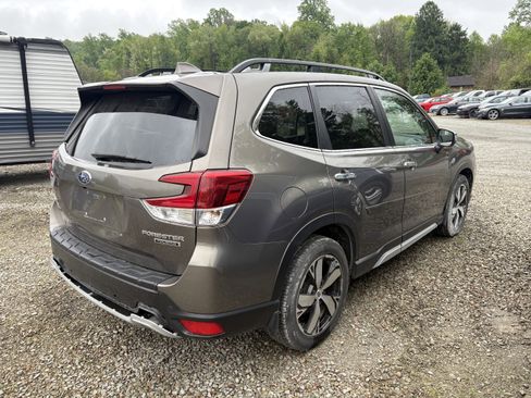 Used 2019 Subaru Forester Touring AWD/4WD image 4