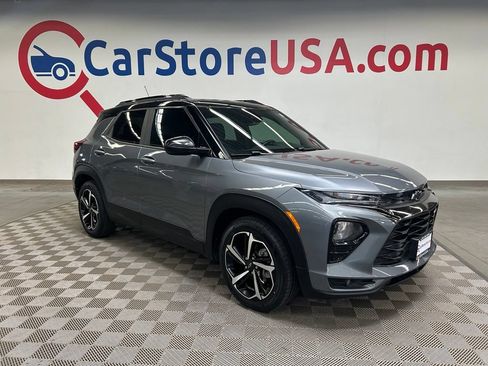 Used 2021 Chevrolet TrailBlazer RS w/ Sun and Liftgate Package FWD image 1
