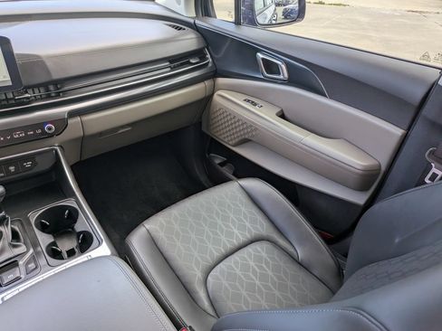 Certified 2026 Kia Carnival FWD image 16