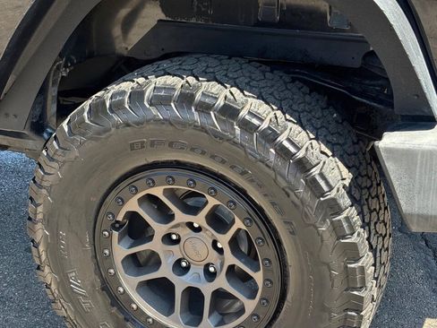 Used 2015 Jeep Wrangler Unlimited Sport w/ Quick Order Package 24S AWD/4WD image 28