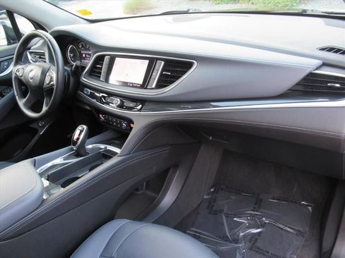 Used 2020 Buick Enclave Essence w/ Sound and Sites Package image 10