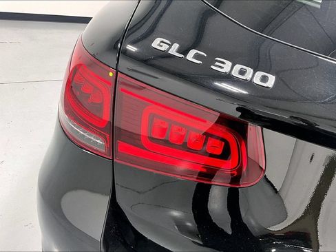 Used 2021 Mercedes-Benz GLC 300 image 30