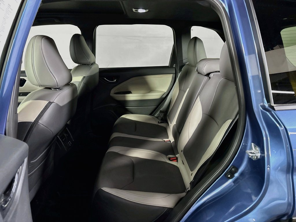Used 2025 Subaru Forester Limited AWD/4WD image 21