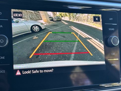 Used 2022 Volkswagen Atlas Cross Sport SE w/ Panoramic Sunroof Package FWD image 19