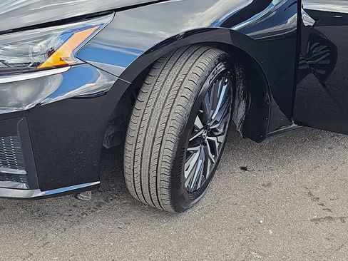 Used 2025 Nissan Altima 2.5 SV image 34