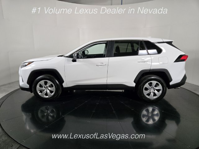 Used 2023 Toyota RAV4 LE AWD/4WD image 3
