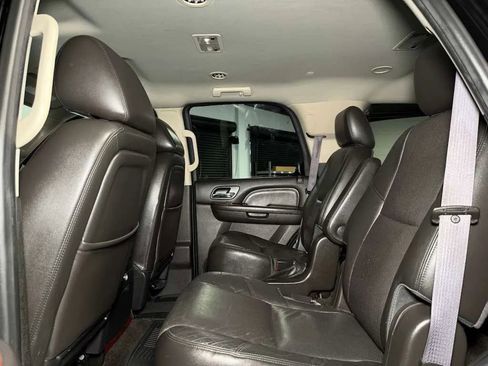 Used 2013 Cadillac Escalade AWD image 21