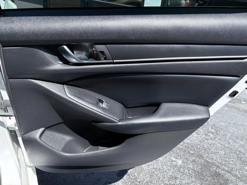 Used 2018 Honda Accord Sport image 18