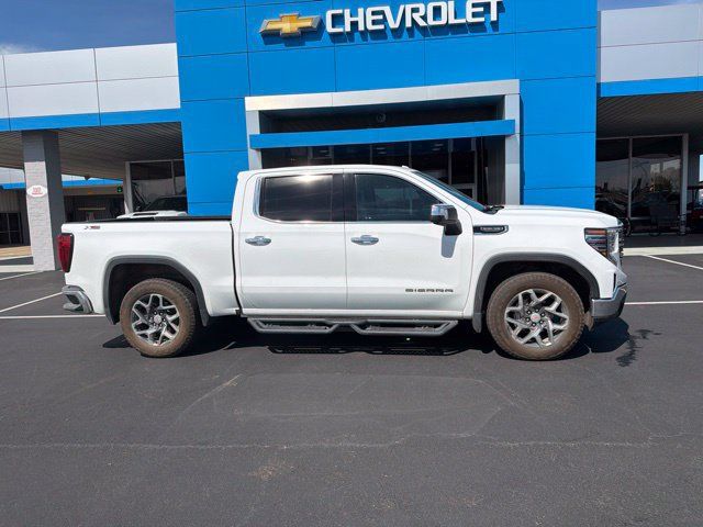 Used 2022 GMC Sierra 1500 SLT AWD/4WD image 3