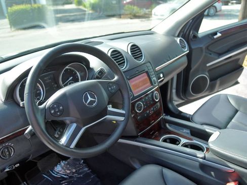 Used 2011 Mercedes-Benz GL 450 4MATIC image 19