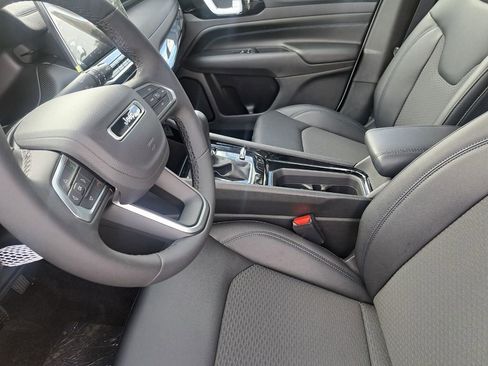 New 2026 Jeep Compass Latitude image 17