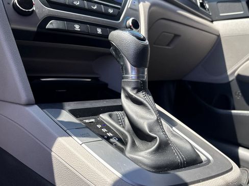 Used 2017 Hyundai Elantra SE FWD image 21