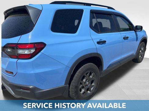 Used 2025 Honda Pilot TrailSport image 8