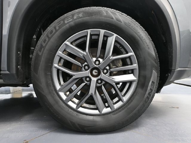 Used 2023 Nissan Rogue S AWD/4WD image 11
