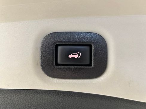 Used 2020 Nissan Rogue SV AWD/4WD image 22