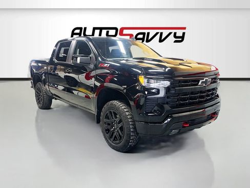 Used 2024 Chevrolet Silverado 1500 LT Trail Boss w/ LT Trail Boss Premium Package AWD/4WD image 1