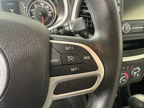 Used 2017 Jeep Cherokee Sport AWD/4WD image 22