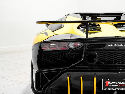 Used 2016 Lamborghini Aventador LP 700-4 image 45