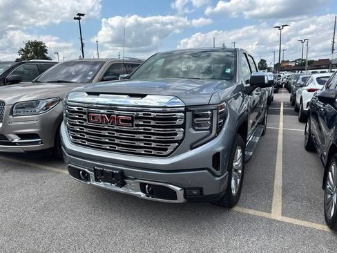 Used 2025 GMC Sierra 1500 Denali w/ Technology Package AWD/4WD image 2