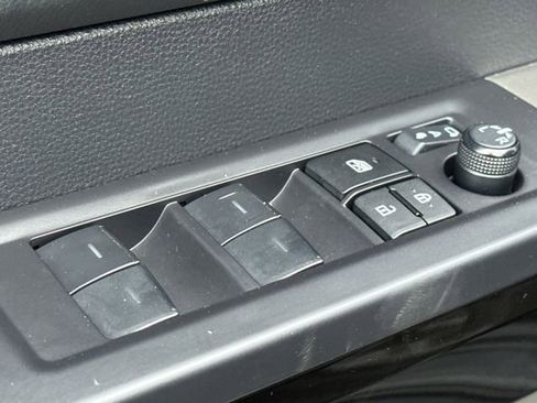 Used 2023 Toyota Tundra Limited AWD/4WD image 22