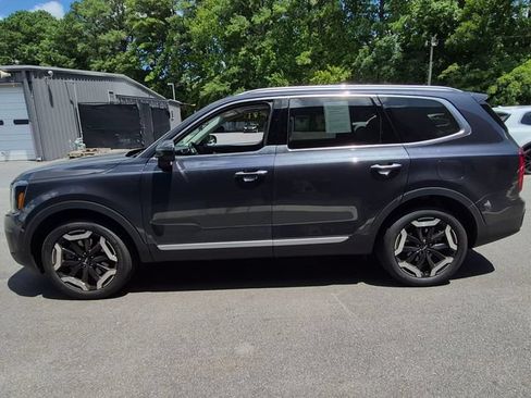 Used 2025 Kia Telluride S FWD image 6