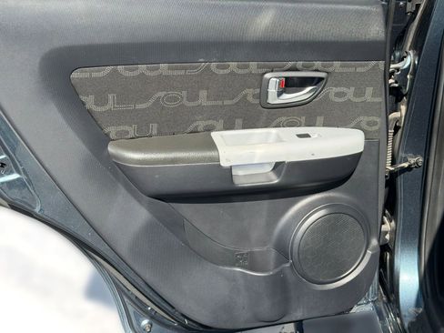 Used 2012 Kia Soul + image 28