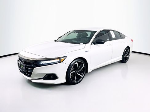 Used 2022 Honda Accord Sport image 3