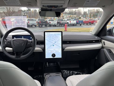 Used 2021 Ford Mustang Mach-E Premium image 8