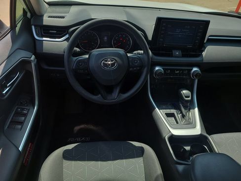 Used 2020 Toyota RAV4 XLE FWD image 13