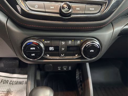 Used 2023 Chevrolet TrailBlazer RS w/ Sun and Liftgate Package image 32