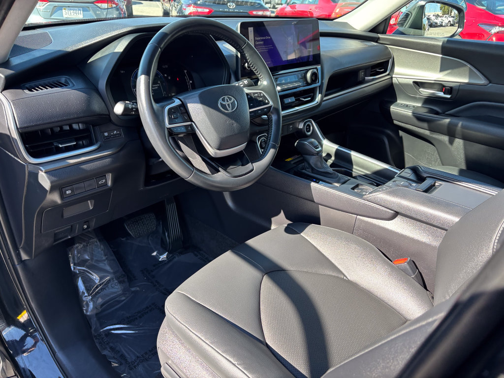 Certified 2025 Toyota Grand Highlander AWD image 18