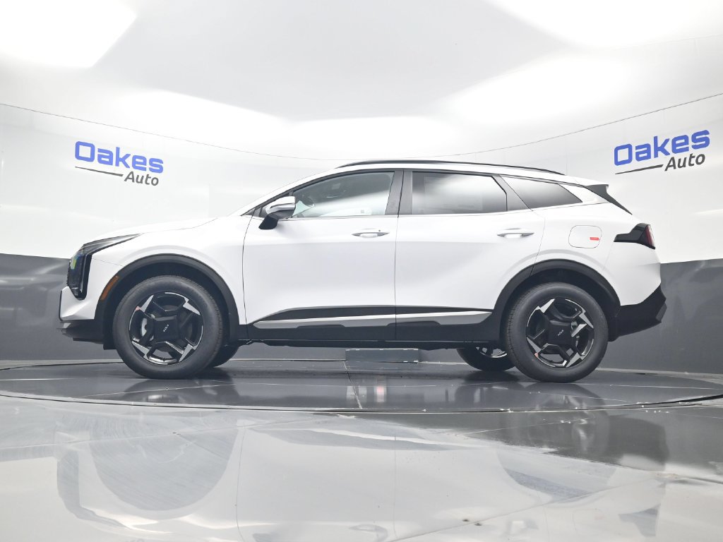 Certified 2026 Kia Sportage EX w/ EX Panorama Roof Package AWD/4WD image 39